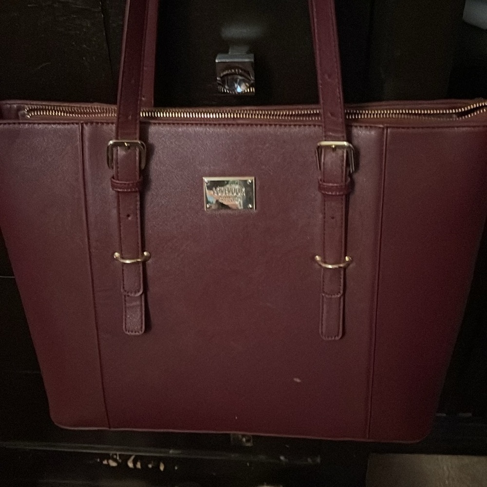 Purse - Picture 2 of 11